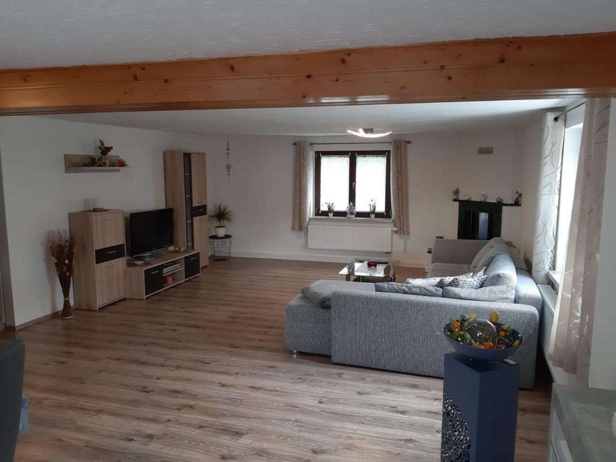 Familienfreundliche Ferienwohnung Zschorlau Exterior foto